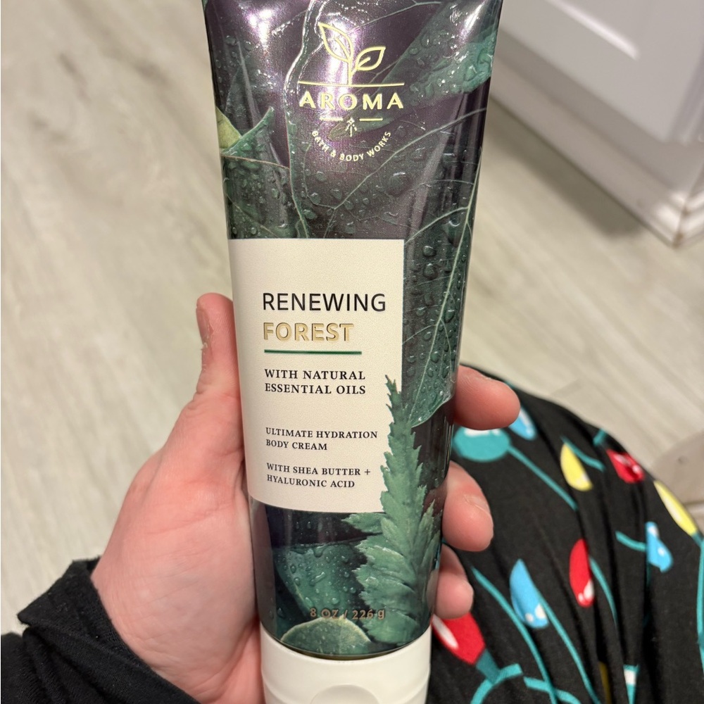 Bath & Body Works Renewing Forest Body Cream